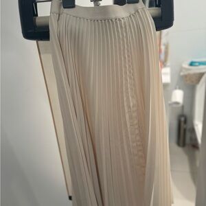 Elegant Beige Pleated Skirt